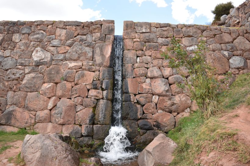 Vista de las construcciones preincas de Pikillacta en el Tour Valle Sur Cusco Full Day.